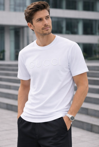 تيشيرت رجالي Gucci أبيض بشعار بارز