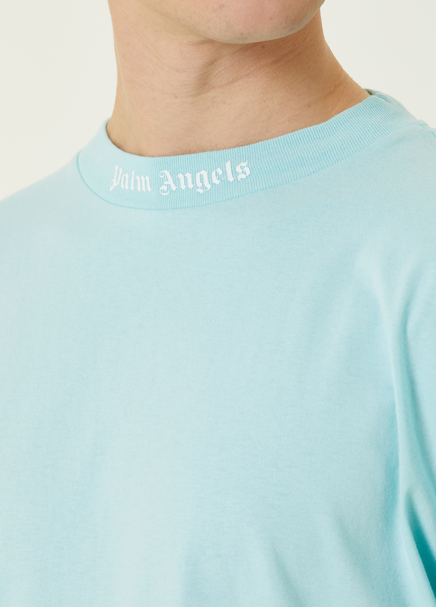 Palm Angels Logo Print T-Shirt – تيشيرت بالم أنجلز بطباعة الشعار - الصورة 4